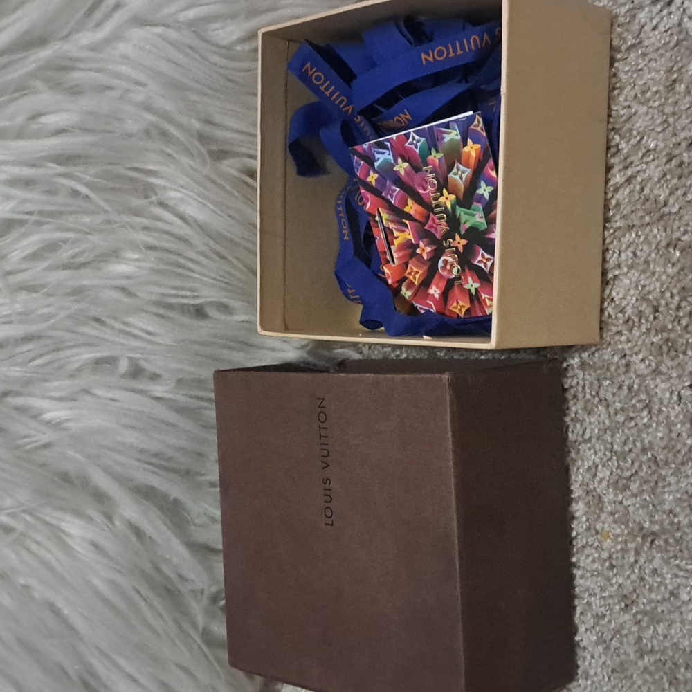 Louis Vuitton Royal Blue Gift Ribbon  5  Bundles And Gift Tag And Lv Box